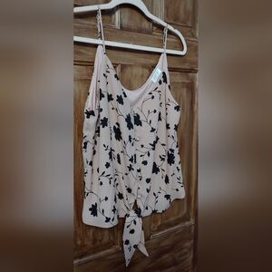 ✨️Final Price✨️NWT Sienna Sky Button Front Cropped Sleeeveless Top